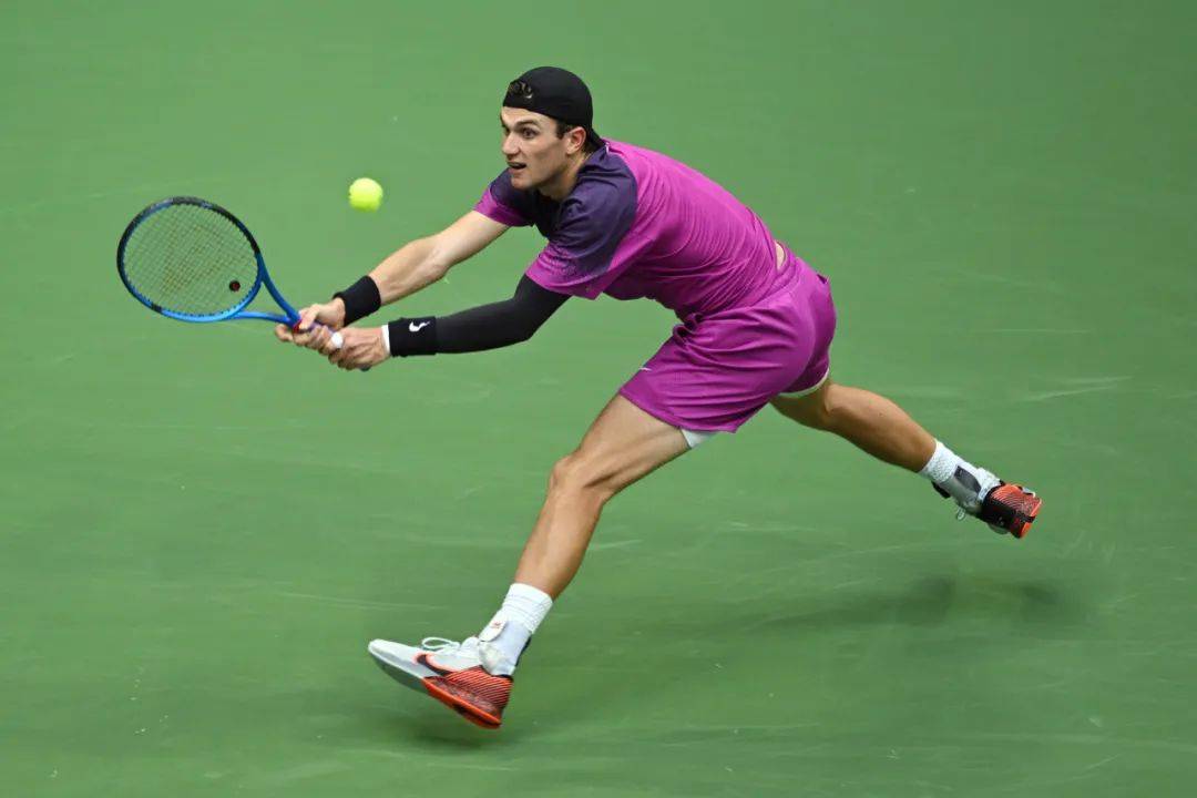 然而比赛刚 然而比赛刚